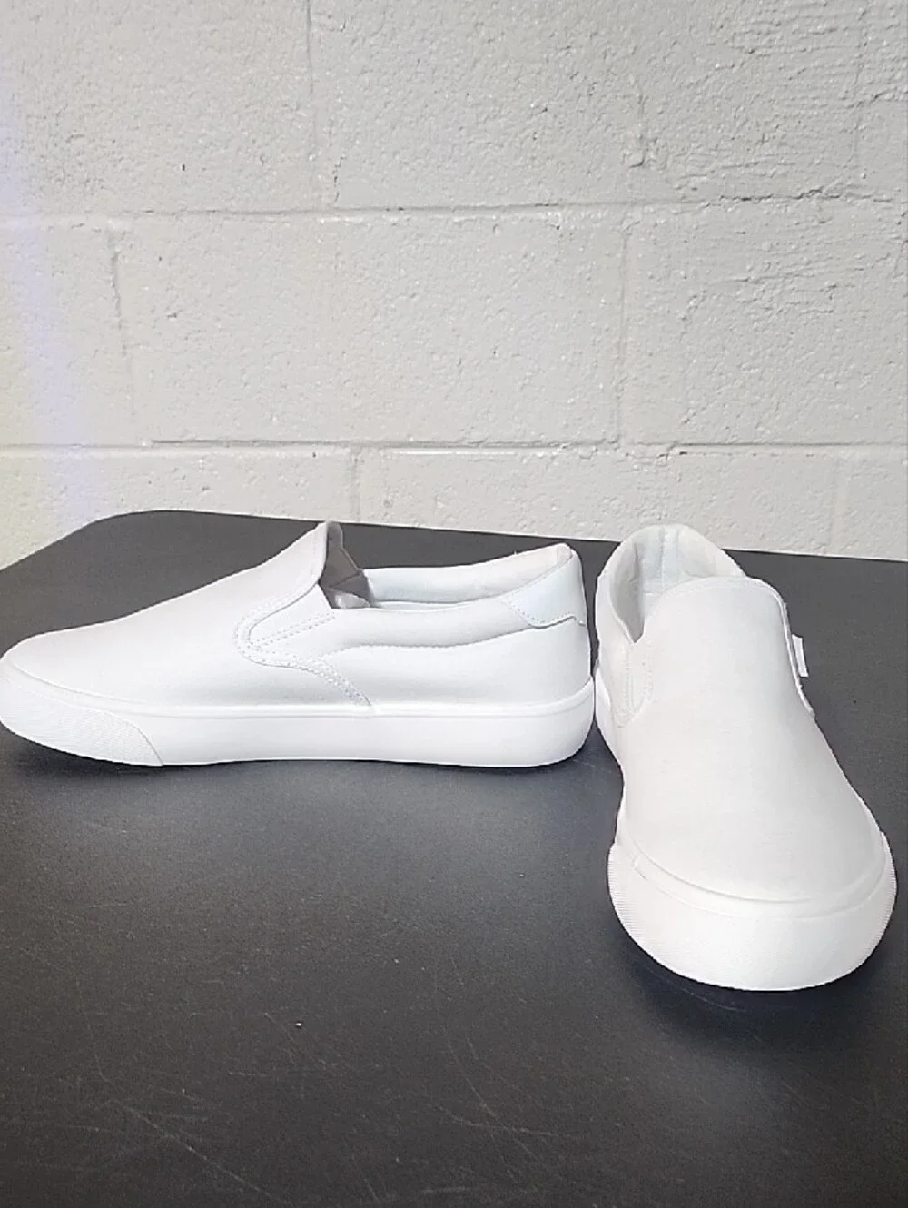 Lugz clean white